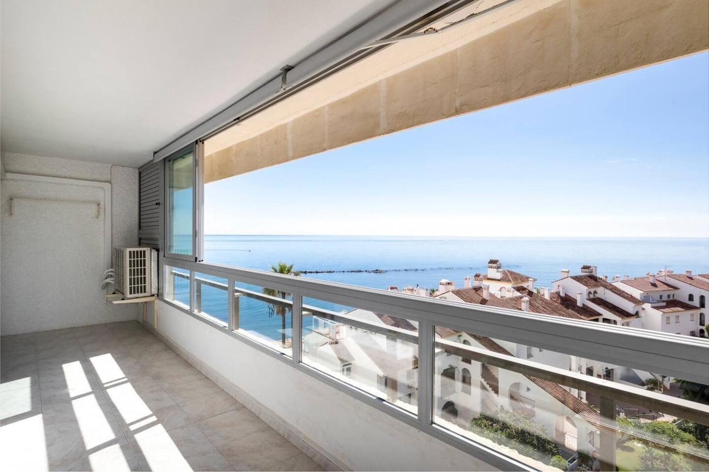 Stunning Apartment 50 Meters From The Sea 베날마데나코스타 외부 사진