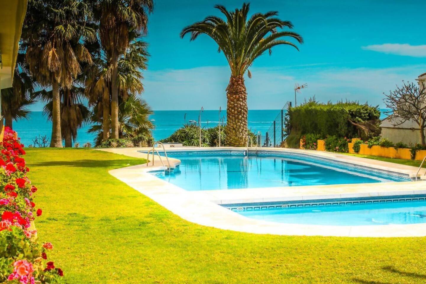 Stunning Apartment 50 Meters From The Sea 베날마데나코스타 외부 사진