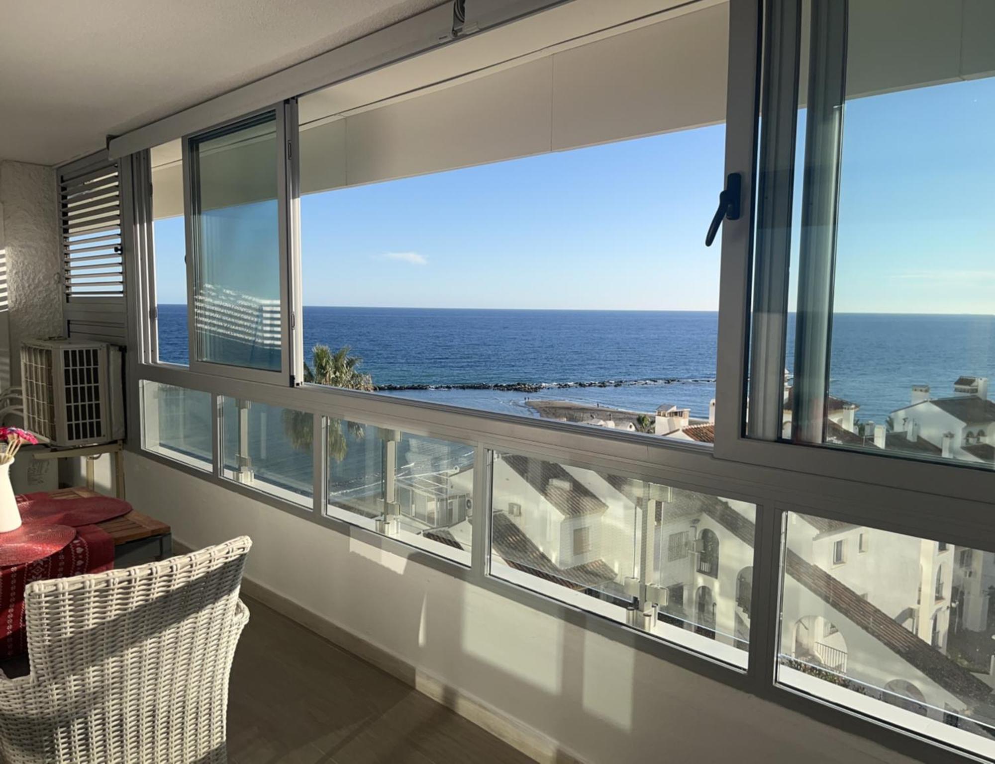 Stunning Apartment 50 Meters From The Sea 베날마데나코스타 외부 사진