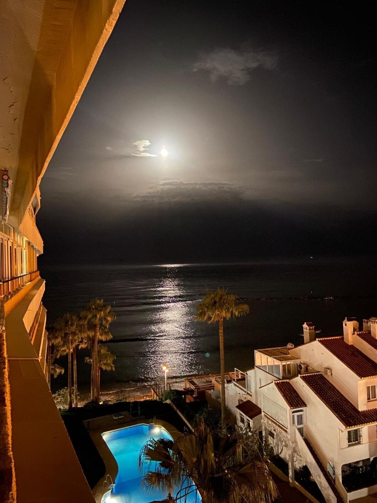 Stunning Apartment 50 Meters From The Sea 베날마데나코스타 외부 사진